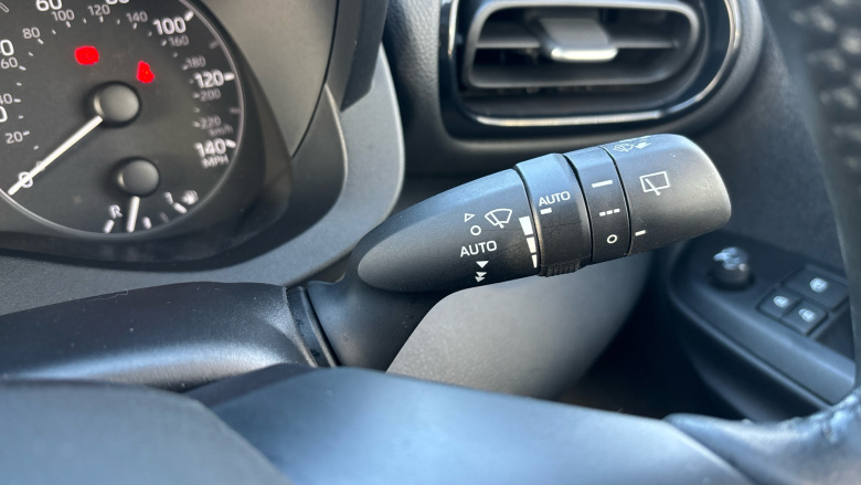 Toyota Yaris 1.5 Hybrid Icon 5dr CVT Hybrid Hatchback